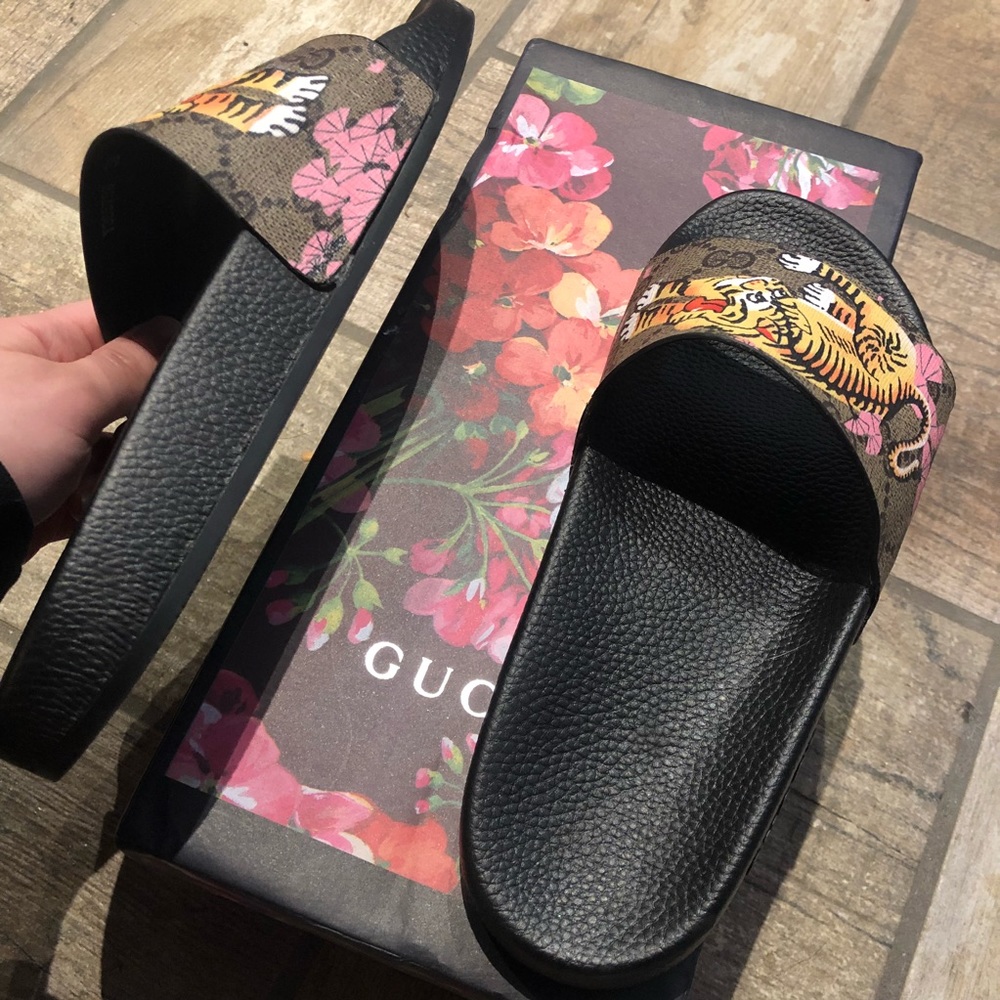 SOLD Gucci Slides - Picture 3 of 6